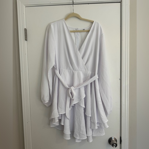 Cosonsen Dresses & Skirts - Cosonen Long Sleeve V-Neck Dress - Never Worn